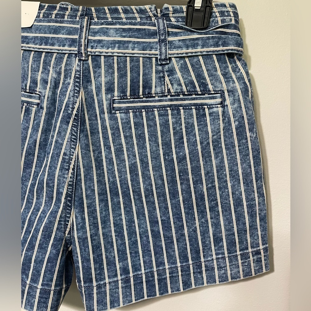NWT American Eagle Stretch Highest Waist Mom Shorts Size 8 - Picture 5 of 8